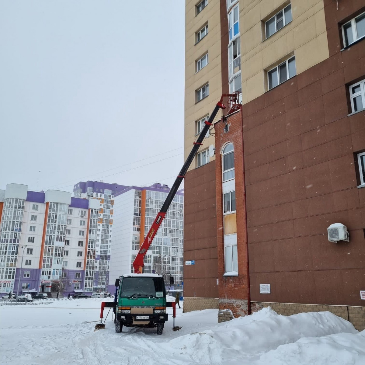 Погрузо-разгрузочные работы при помощи автокрана с траверсами в  Петрозаводске недорого